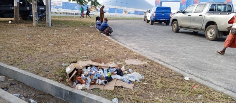 Un tas d'ordures à l'entrée du Parc des expositions. (Ph: Dr)