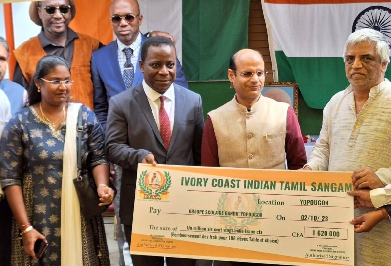 Le geste de  la communauté indienne tamou en Côte d'Ivoire au groupe scolaire Gandhi.