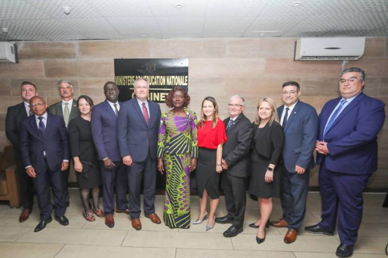La délégation canadienne de la province du Nouveau-Brunswick autour de Mariatou Koné et de l'ambassadeur de Côte d'Ivoire au Canada