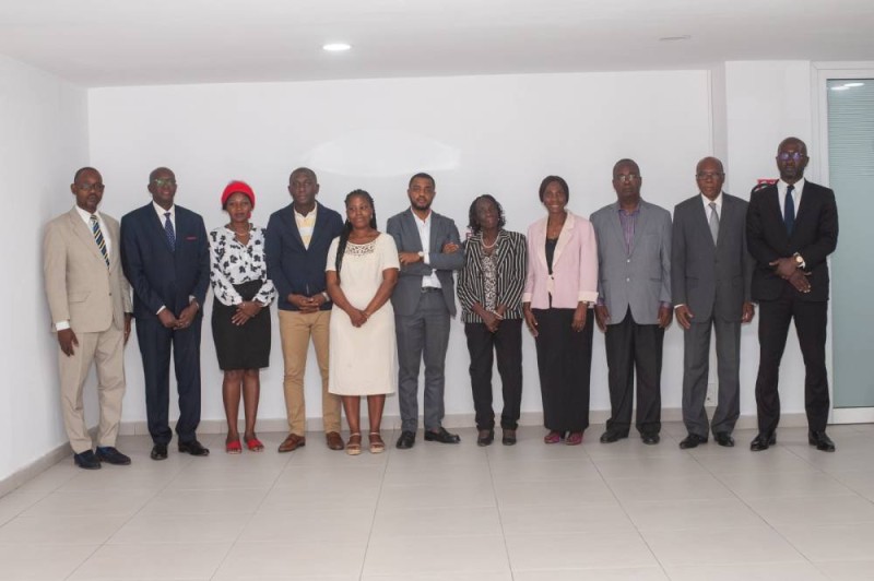 Les membres du Comité de formulation du Compact régional. (Dr)