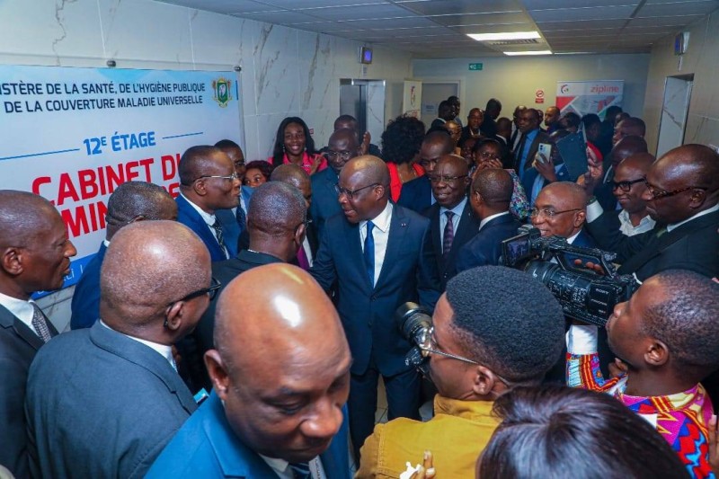 Le ministre de la santé célébré par ses collaborateurs (DR)