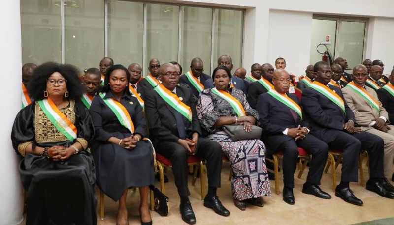 Les députés ont rendu un hommage au Général Gaston Ouassénan Koné. (Julien M.)