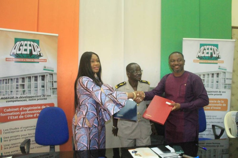 Echange de parapheurs entre la Dg de l'Agefof, Karitia Coulibaly De Medeiros et le Dg de la mine de Tietto, Nana Owusu-Ansah Ansah.