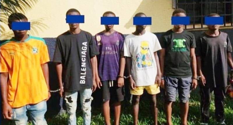 Les six jeunes interpellés. (Ph: DGPN)