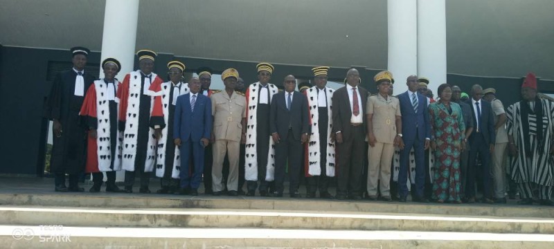 Les autorités administratives, politiques et judiciaires ont immortalisé la rentrée des classes de la cour d'appel de Korhogo. (Ph DR)