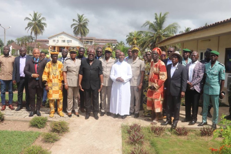 Le_ministre-gouverneur__en_compl