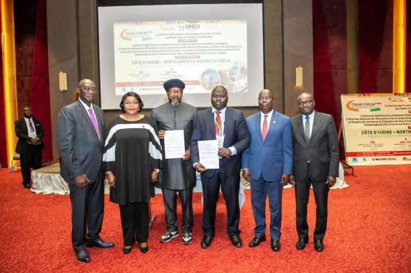 Signature de différents accords. (Ph: Dr)
