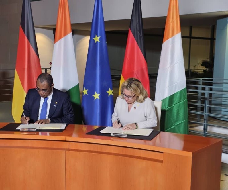 L’accord de partenariat entre la Côte d’Ivoire et l’Allemagne a été signé par le ministre ivoirien des Finances et du Budget Adama Coulibaly et la ministre allemande de la Coopération et du Développement, Svenja Schulze. (Photo DR)