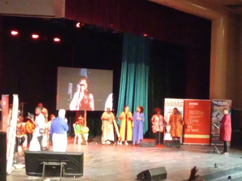 Le public a applaudit les artistes (Photo Bavane)