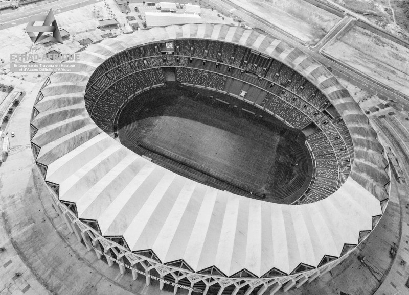 





La toiture du stade d’Ébimpé retrouve petit à petit son éclat 