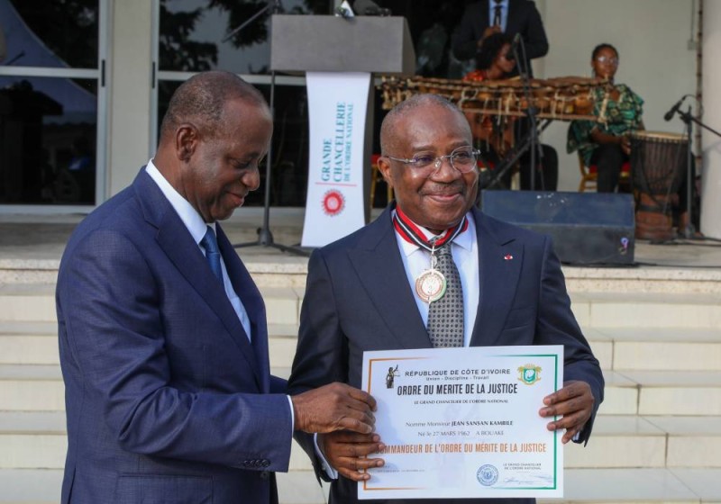 Le ministre Sansan Kambilé et le Grand Chancelier Ally Coulibaly