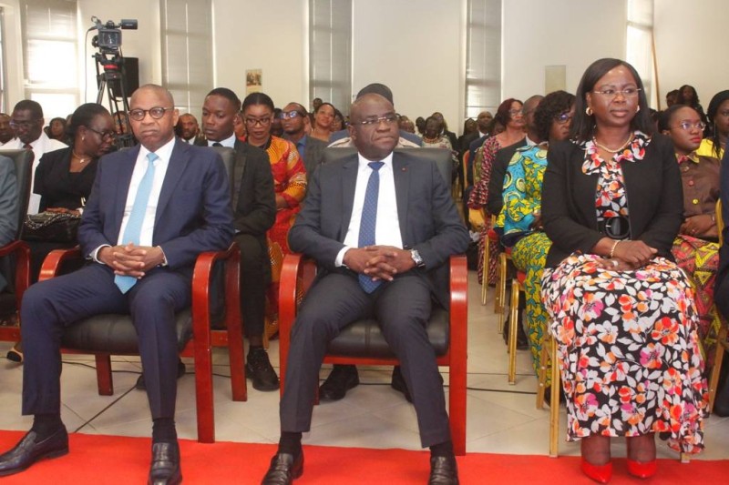 La cérémonie qui s’est déroulée au siège de l’institution à Marcory Anoumabo a enregistré la présence du ministre de l’Emploi et de la Protection sociale, Adama Kamara et son homologue de la Transition numérique et de la Digitalisation, Ibrahim Kalil Konaté. (Dr)
