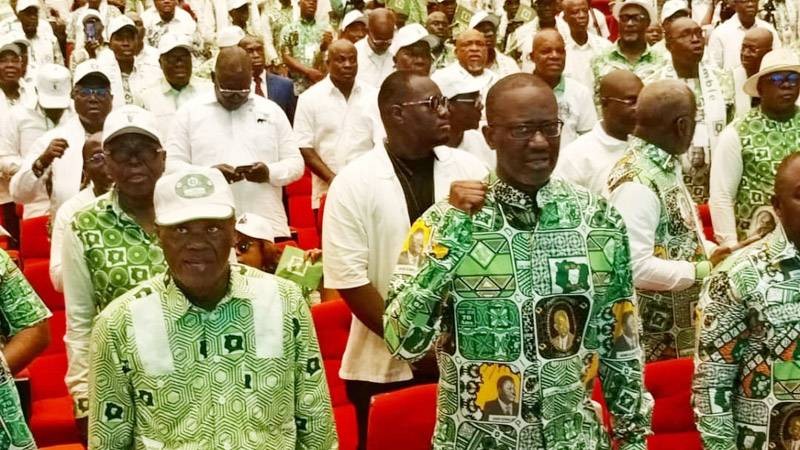 Des jeunes du Pdci-Rda apporte leur soutien à Tidjane Thiam. (Ph: Dr)