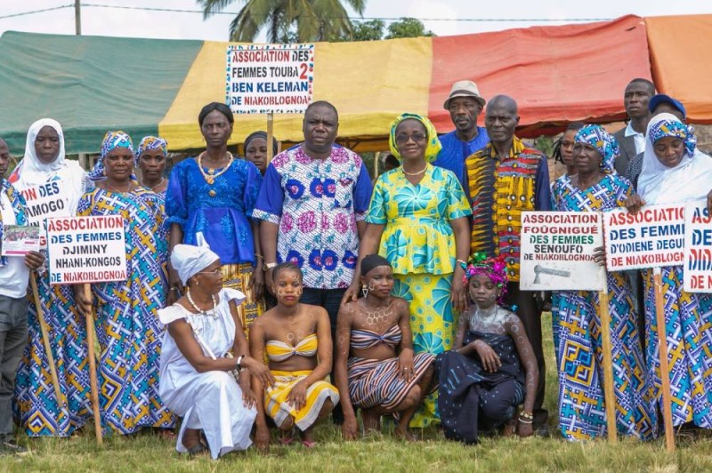 Sam Wakouboué et les associations féminines. (Ph: Dr)