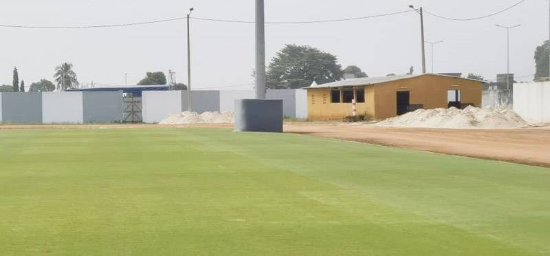 Les stades d'entraînement présentent des pelouses de qualité et équipés de latrines écologiques. (Ph: Dr)
