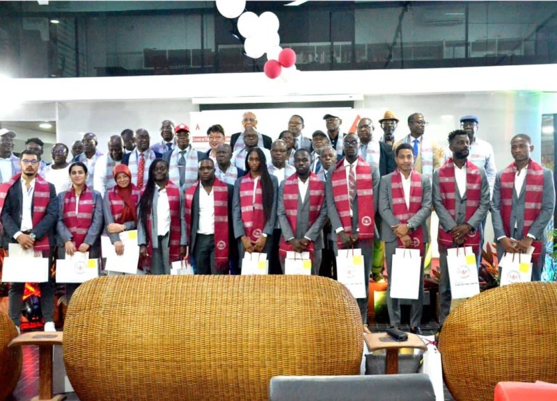 Les candidats ayant validé leur Master, invités à être de bons architectes. (Dr)