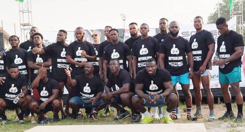 La photo de famille des athlètes ayant pris part à la compétition de musculation. (Ph: Dr)