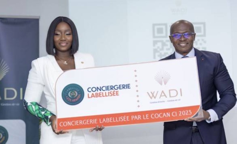 Mme Sarah Diomandé et M. Emile N’Goran, directeur exécutif adjoint du Cocan