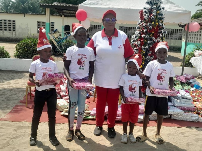 L'Ong Unis pour un cœur joyeux a donné le sourire à des enfants de M'Puto. (Ph: Dr)