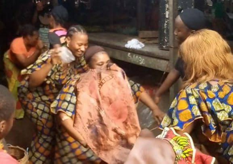 Les vendeuses du marché d'Aboboté ont fait le show sur leur lieu de travail. (Ph: Dr)