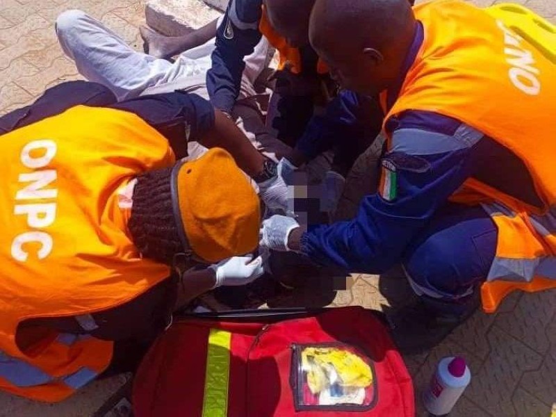 Des pompiers civils en pleine opérations à l'intérieur du pays. (Dr)