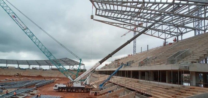 Opérations logistiques AGL pour la construction du stade de Yamoussoukro. (Ph: Dr)