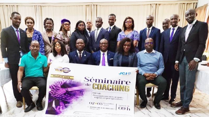 Les membres du comité directeur local de la Jci Abidjan Elite, les directeurs de commissions et les directeurs de projets, ont pris part au séminaire de coaching. (Ph: Dr)