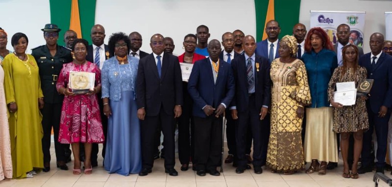 Les lauréats ont reçu les félicitations du ministre de l'Enseignement technique, de la Formation professionnelle et de l’Apprentissage, Koffi N'Guessan. (Photo Dr)