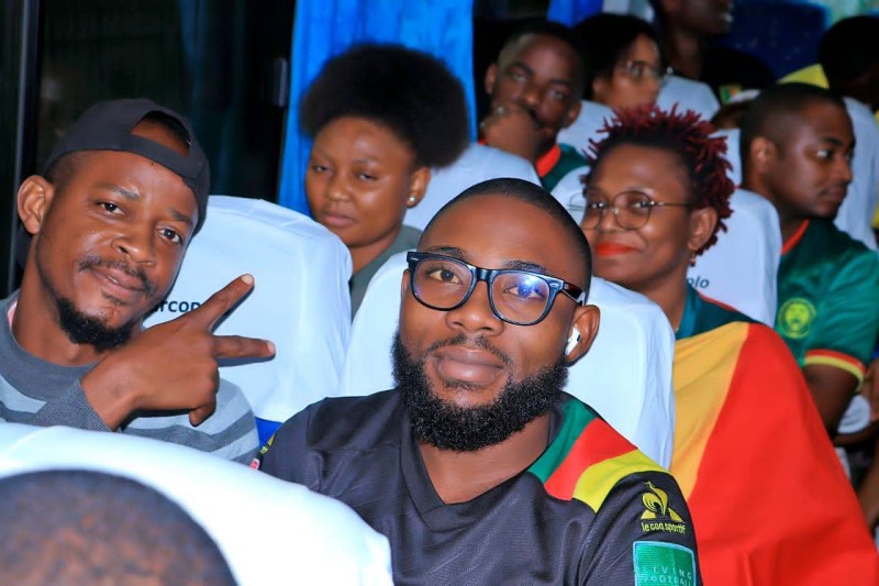 Les supporters camerounais dans le bus pour Bouaké (Photo Bavane)