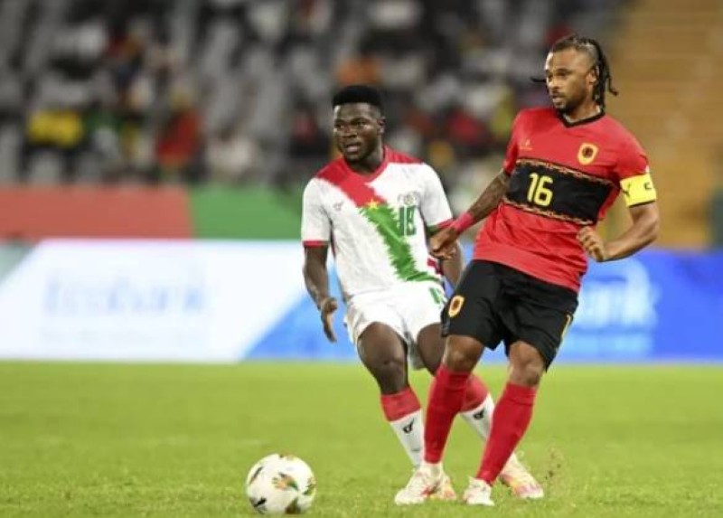 La victoire permet à l'Angola de se hisser à la tête de la poule D. (Dr) 