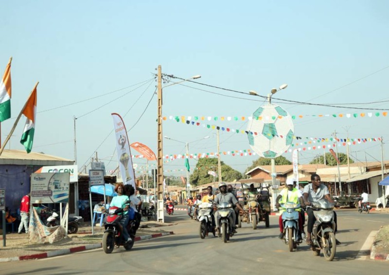 les drapeaux de la Côte d'Ivoire et des quatre pays du groupe E flottent au dessus de la ville (Ph: Sébastien Kouassi)