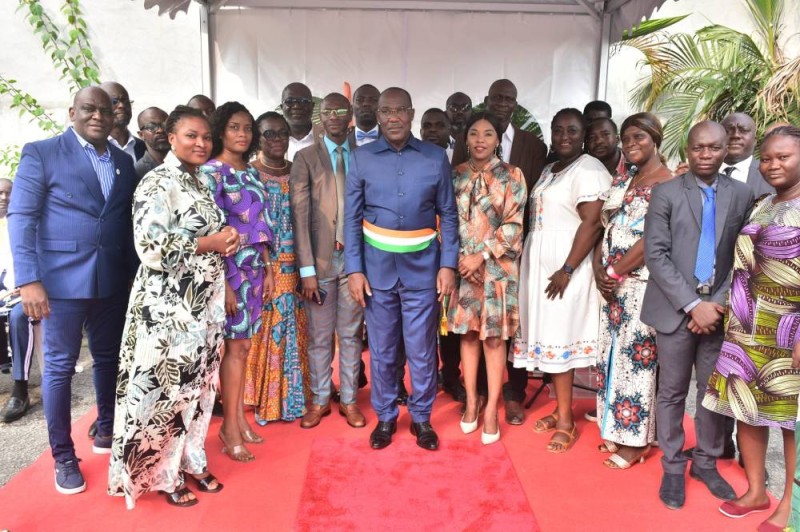 Le maire et les agents municipaux. (Ph: Dr)