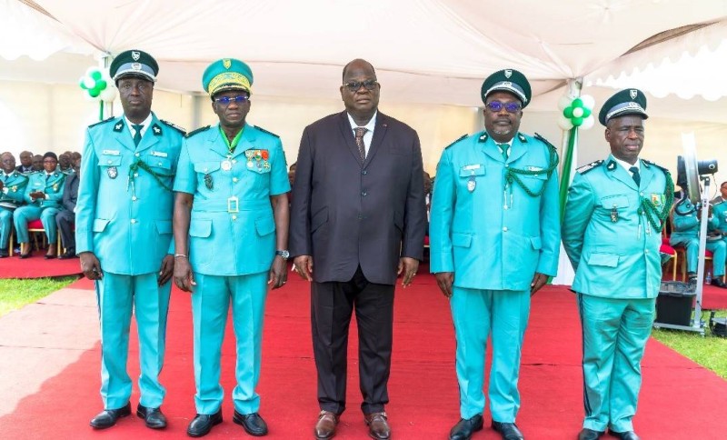 Le ministre Laurent Tchgba et ses principaux collaborateirs
