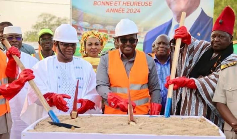 Le ministre-directeur de cabinet, Fidèle Sarassoro et le ministre de la communication et des Médias Amadou Coulibaly