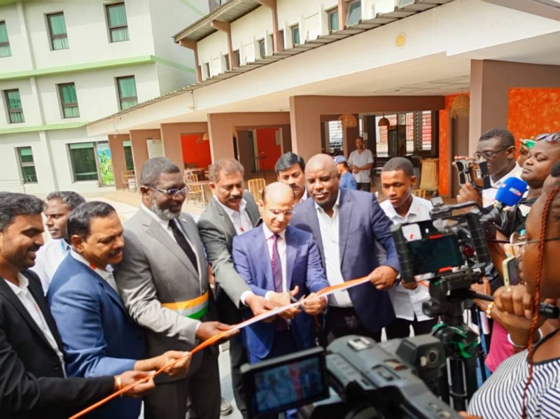 L'ambassadeur de l'Inde en Côte d'Ivoire a ouvert l'exposition. (DR)