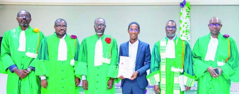 Zoh Saho Venance Simon s’est évertué à répondre au cours de sa thèse unique de doctorat à l’Université virtuelle de Côte d’Ivoire sise à Cocody. (Ph: Dr)