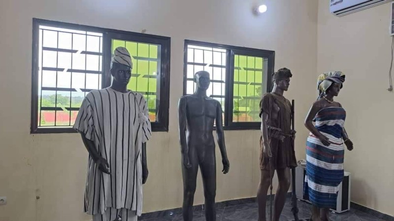 La salle d'exposition du Palais royal de Bouna. (Ph: A. Bamba)