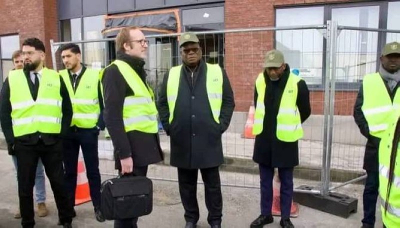 Le ministre des Eaux et Forêts, Laurent Tchagba, au port d'Anvers en Belgique. (Ph: Dr)