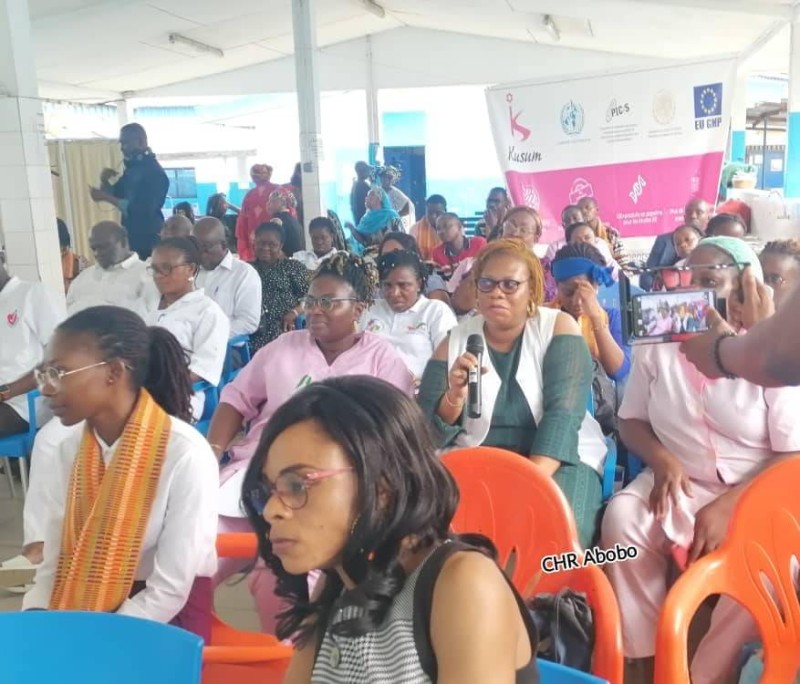 Des participants à la rencontre de sensibilisation (crédit photo Chr Abobo)