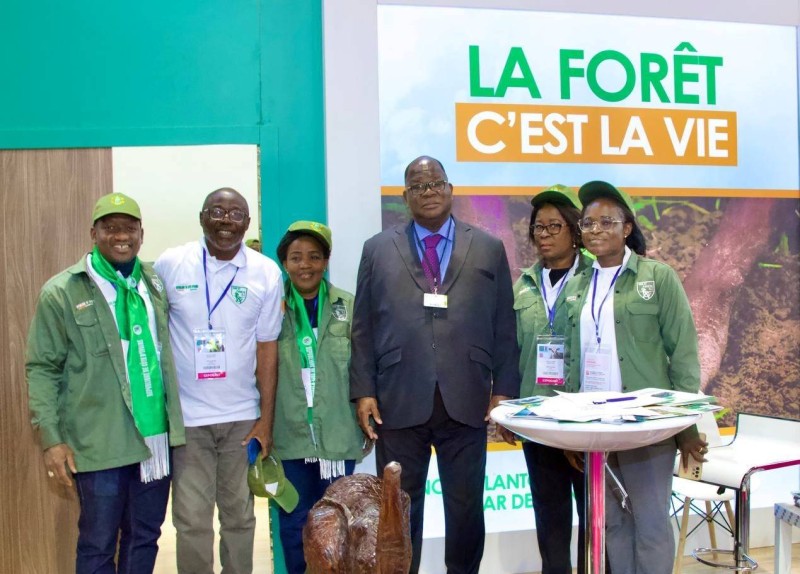 Laurent Tchagba et ses collaborateurs
