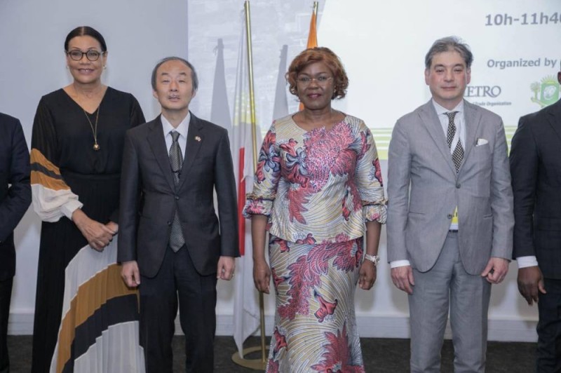 Le ministre Nialé Kaba en compagnie de ses hôtes. (Ph: Dr)