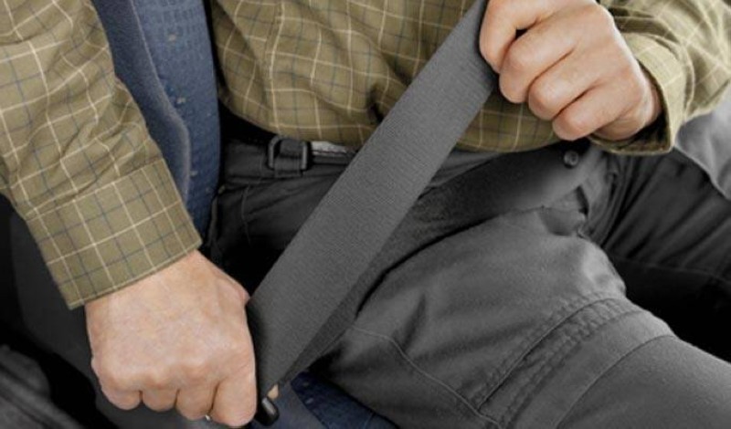Porter la ceinture dans un "gbaka" est un autre ''combat''. (Ph: Dr)