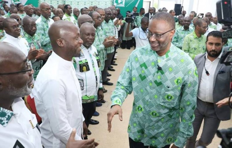 Le président du Pdci a salué les différents cadres présents à cette cérémonie. (Ph: Dr)