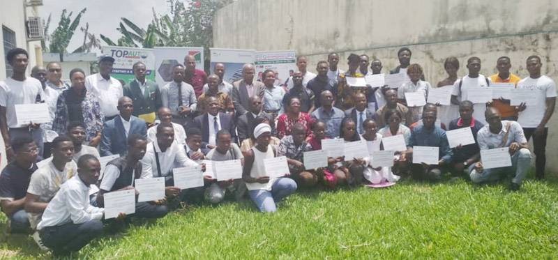 Ces jeunes ont reçu leur parchemin de fin de formation. (Ph: Dr)