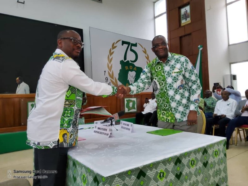 Maurice Kakou Guikahué a remis d’importants dossiers à son successeur. (Ph: Dr)