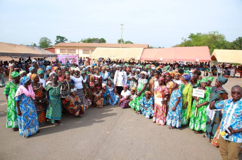 Jean Claude Kouassi a communié avec les femmes venues des quatre départements de la région.