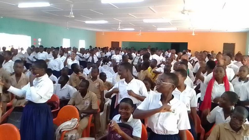Les jeunes filles du lycée Emile Boga Doudou