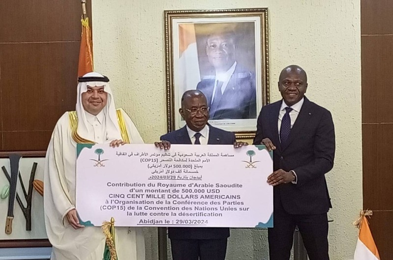L'ambassadeur d'Arabie Saoudite, le ministre des Affaires Etrangère et  Abou Bamba