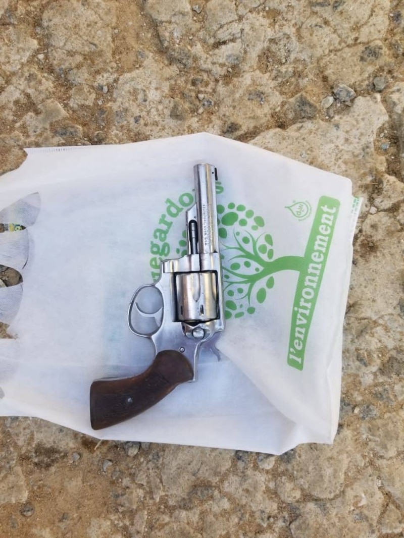 Le militaire a commis l'acte avec un Revolver  de six munitions. (Dr)