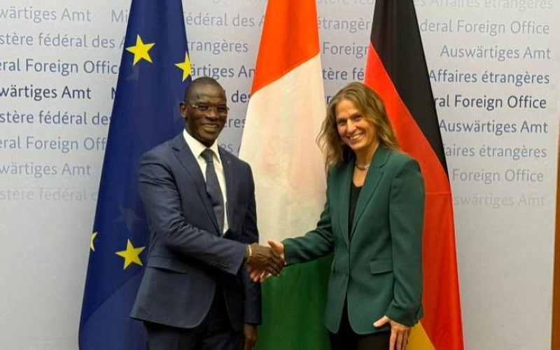 Le ministre de l’Intérieur et de la Sécurité de Côte d’Ivoire et la ministre fédérale adjointe aux Affaires étrangères chargée de l’Afrique. (Ph: Dr)